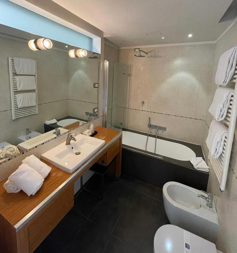 Ih Hotels Milano Centrale Guest House Zewnętrze zdjęcie